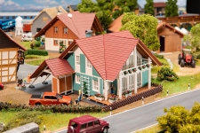 FALLER 191815 - H0 - Wohnhaus mit Carport